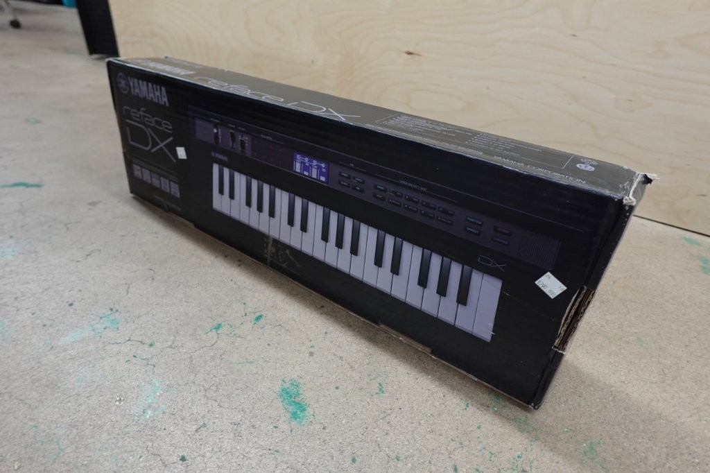Yamaha reface DX Portable FM Synthesizer Keyboard Piano - Image 3