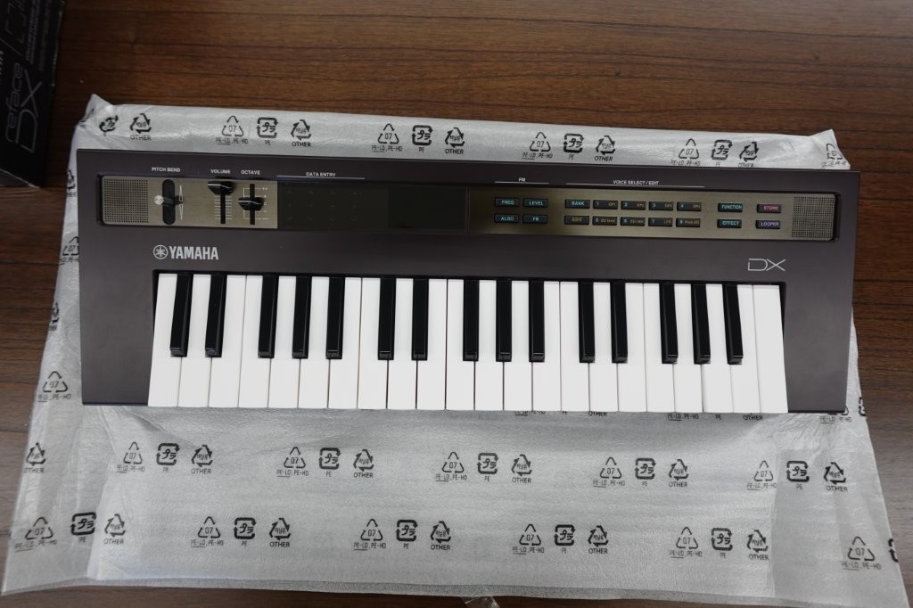 Yamaha reface DX Portable FM Synthesizer Keyboard Piano - Image 6