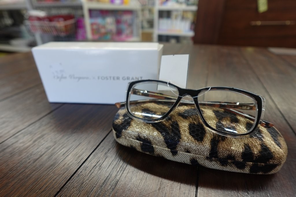 Foster Grant Gloria Blue Light Multi-Focus Reading Glasses - Women's - Image 2