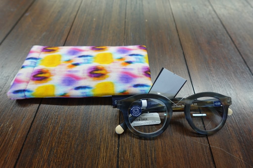 Peepers Stardust Blue Light Reading Glasses - Image 3