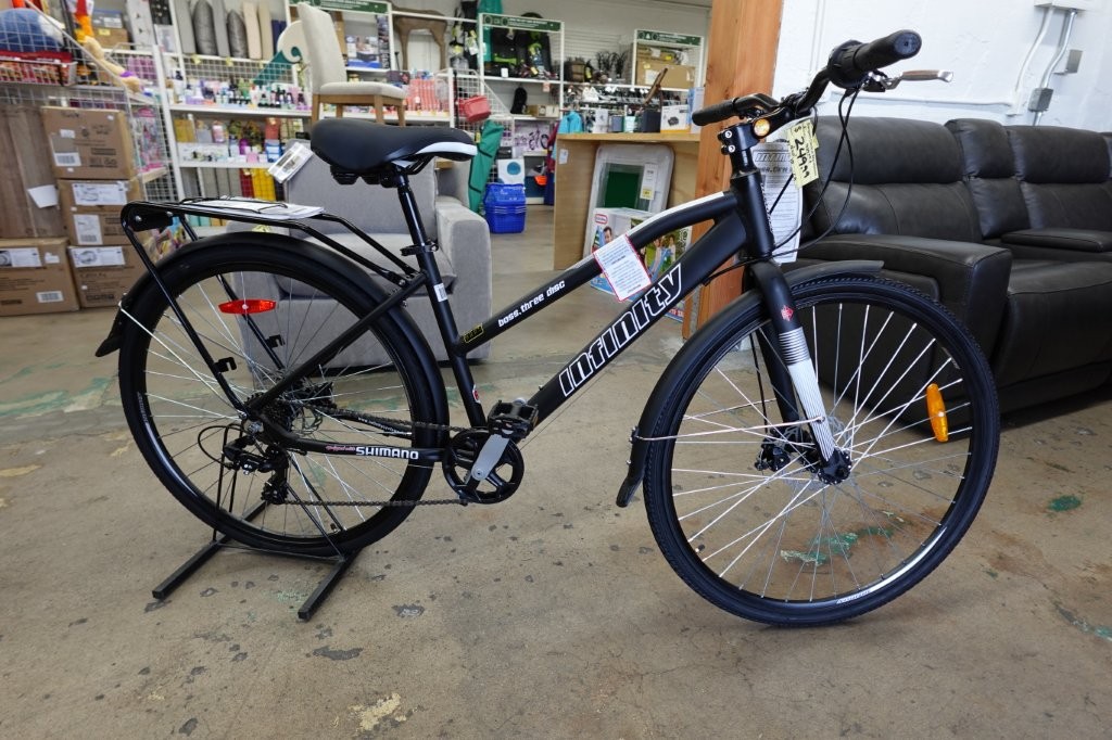 Unisex 17" Infinity Boss Three Disc, Step Thru Bike in Matte Black - Image 3