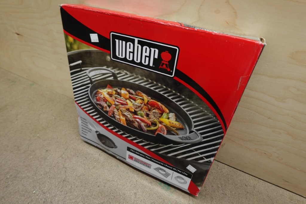 Weber Gourmet BBQ Non‑Stick Cast‑Iron Griddle - Image 3