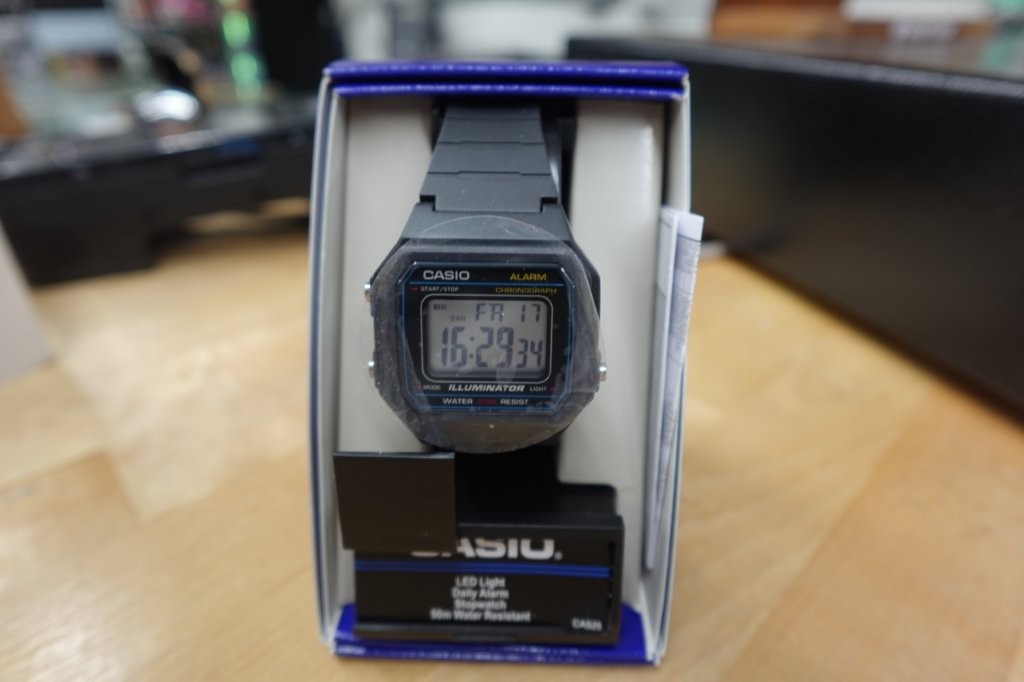 W217H Casio Series Men's LED BacklightDigital Watch in Black - Image 3