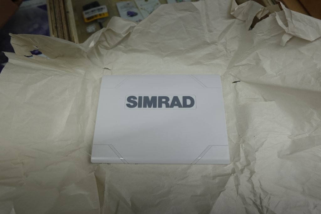 Simrad GO7 XSR Sun Cover - designed for marine GPS/fish finder display - Image 5