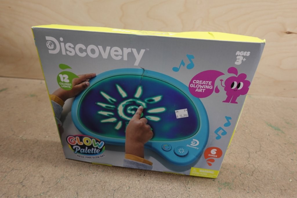 Discovery Mess-Free Glow Palette Light-Up Art Pad - Image 2