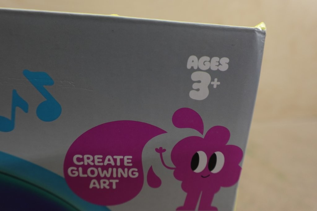 Discovery Mess-Free Glow Palette Light-Up Art Pad - Image 4