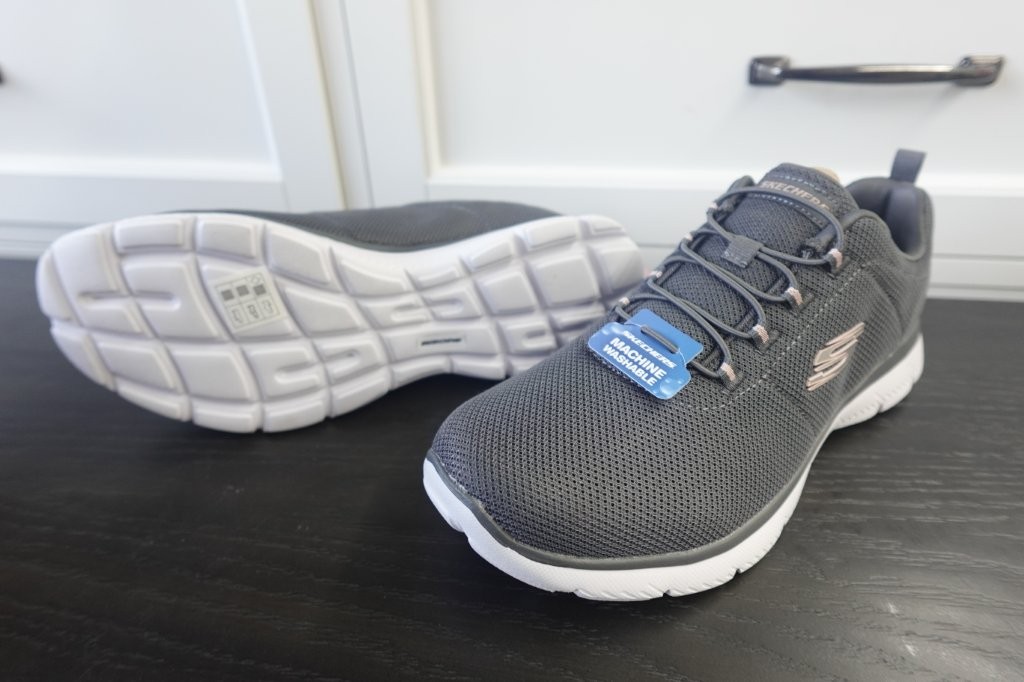 Size 10 Skechers Sheer Brilliance Women's Slip-On Athletic Shoes - Image 5