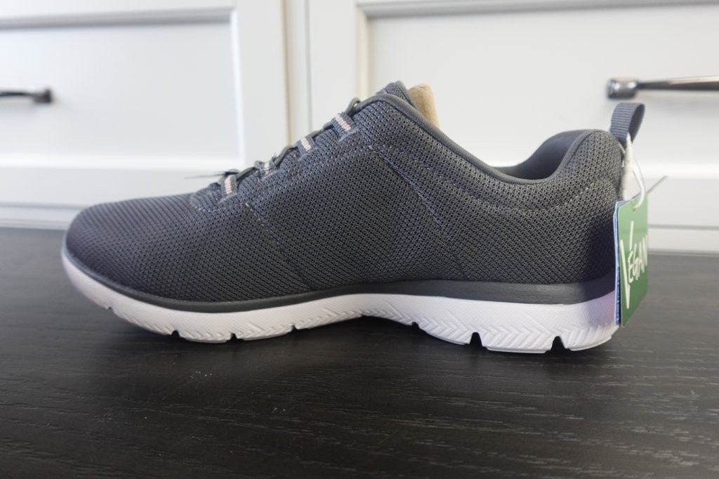 Size 10 Skechers Sheer Brilliance Women's Slip-On Athletic Shoes - Image 6