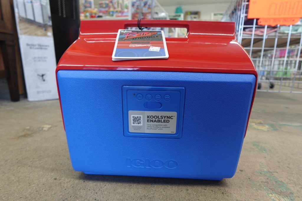 14qt Igloo Playmate KoolTunes Hard-Sided Cooler with Bluetooth Speakers - Image 4
