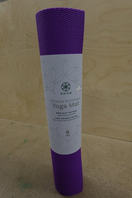 Gaiam Premium Reversible Yoga Mat - Plum Jam - Image 2
