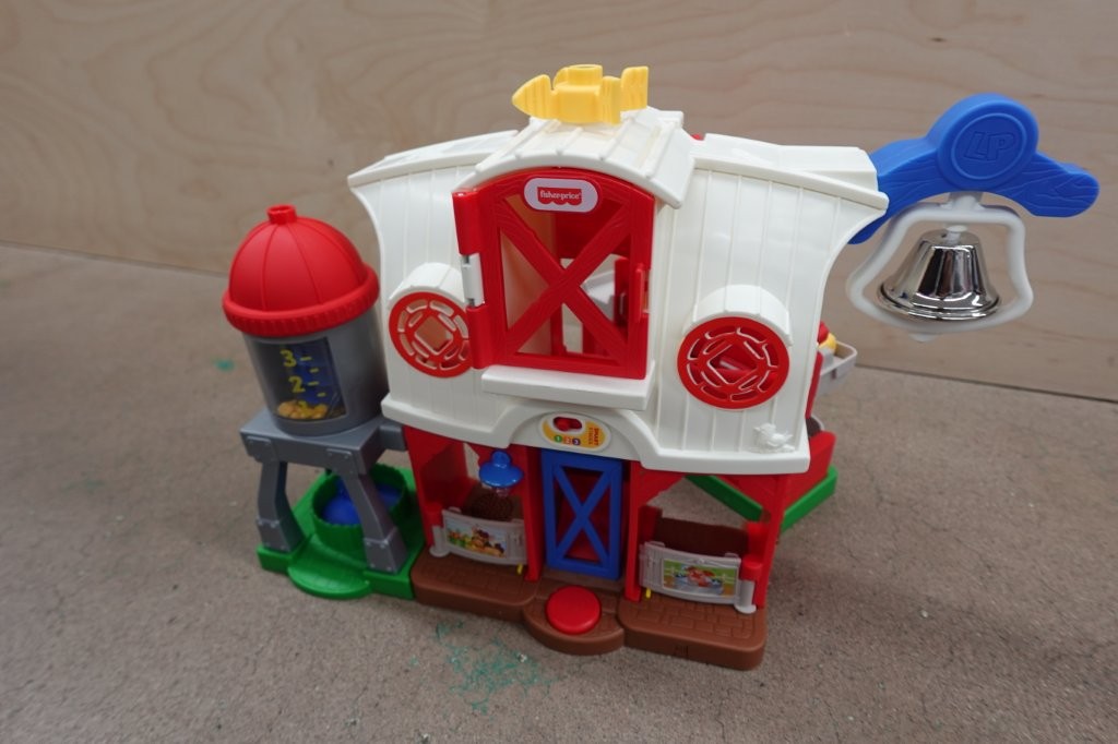 Fisher-Price Little People Caring Fun Animal Farm Playset - Image 3