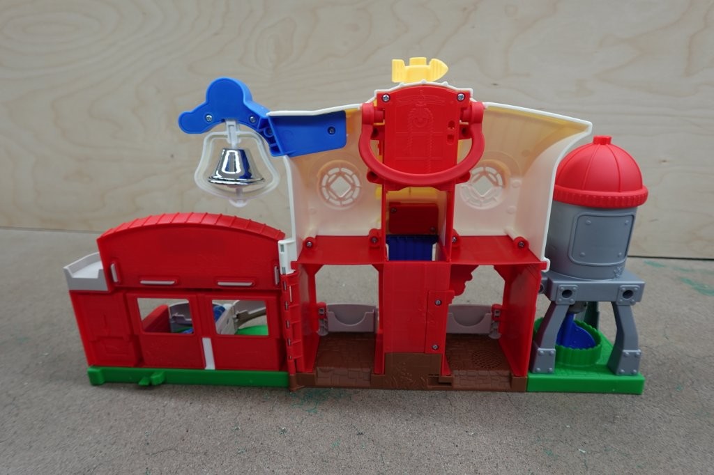 Fisher-Price Little People Caring Fun Animal Farm Playset - Image 4