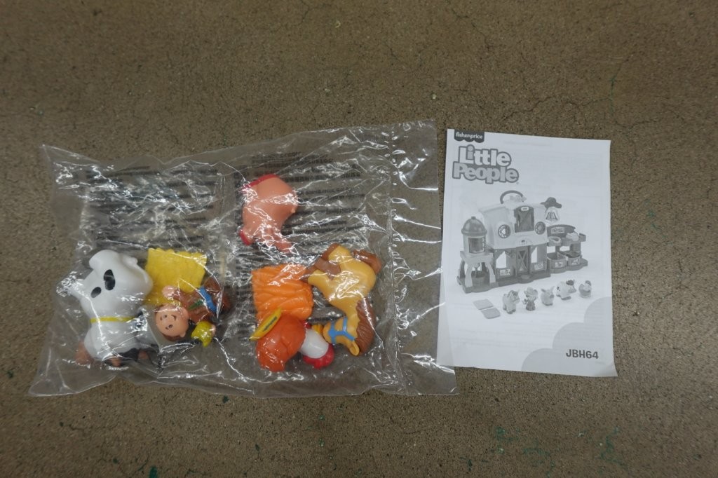 Fisher-Price Little People Caring Fun Animal Farm Playset - Image 5