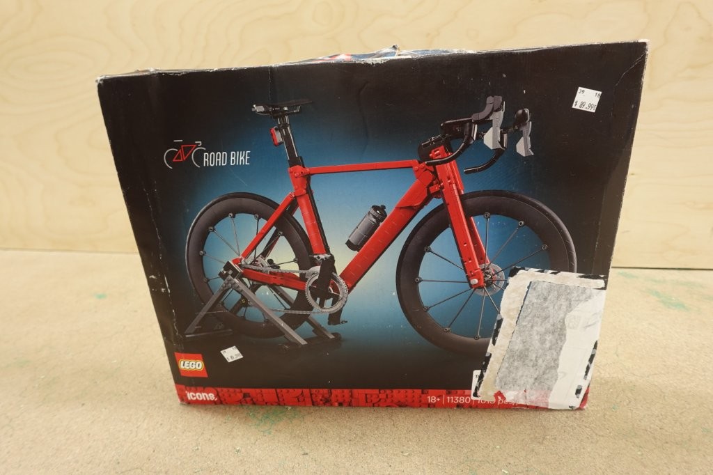 LEGO Icons Road Bike Building Set - Image 3