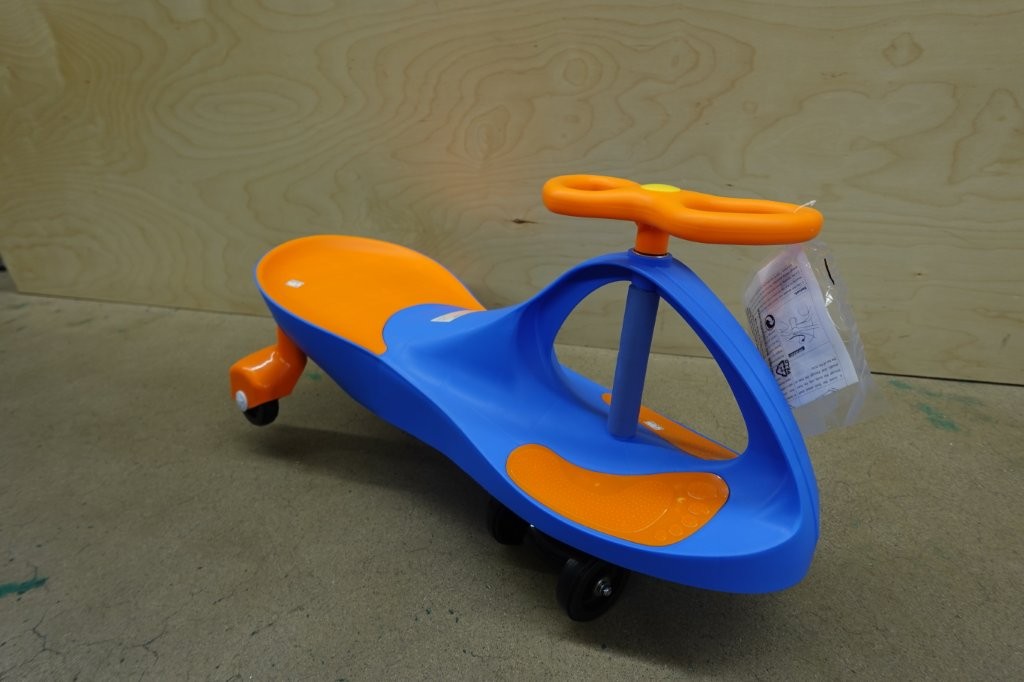 Lil’ Rider Wiggle Car Ride-On Toy in Blue/Orange - Image 2