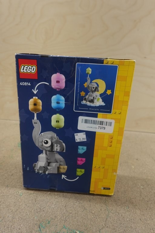 LEGO Baby Elephant in the Sky Building Set (40814) - Image 3