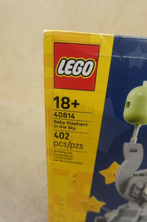 LEGO Baby Elephant in the Sky Building Set (40814) - Image 4